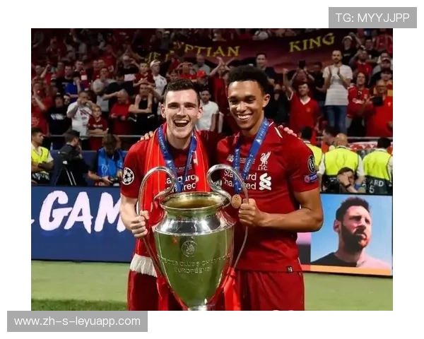 利物浦阿诺德弧线传中险些直接入网,惊艳全场的足球艺术 利物浦阿诺德弧线传中险些直接入网,惊艳全场的足球艺术